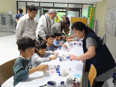 模型燃料電池車の実験の様子